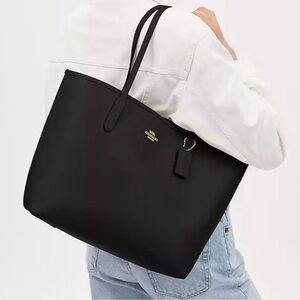 Coach tote